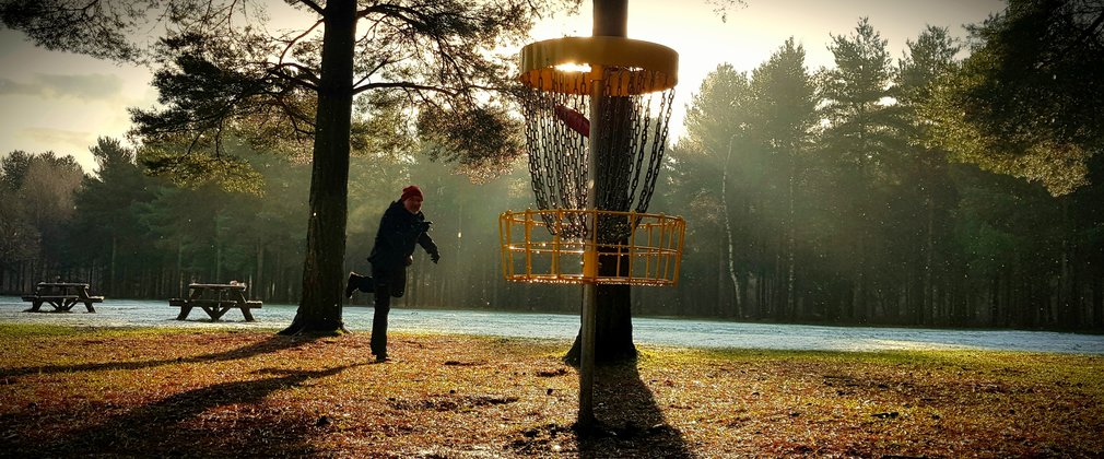 Disc golf player