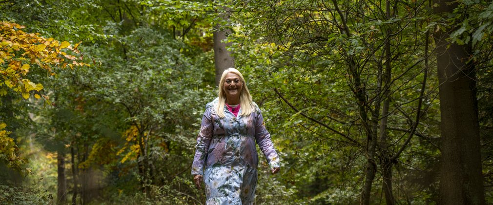 Vanessa Feltz walking through Wendover Woods.