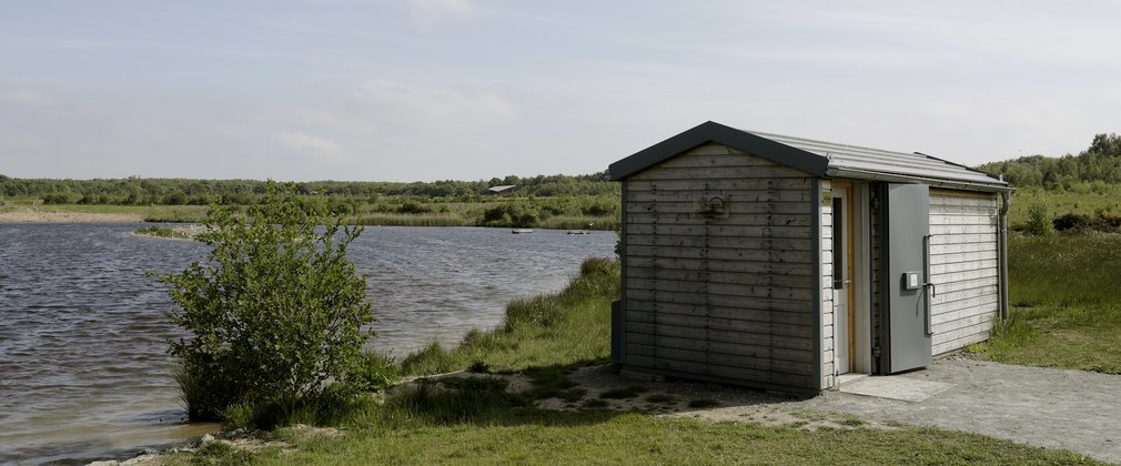 Bird hide next to lake at hicks lodge