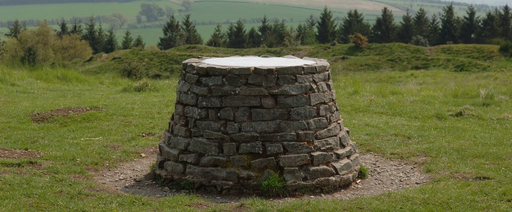 Bury Ditches summit plaque