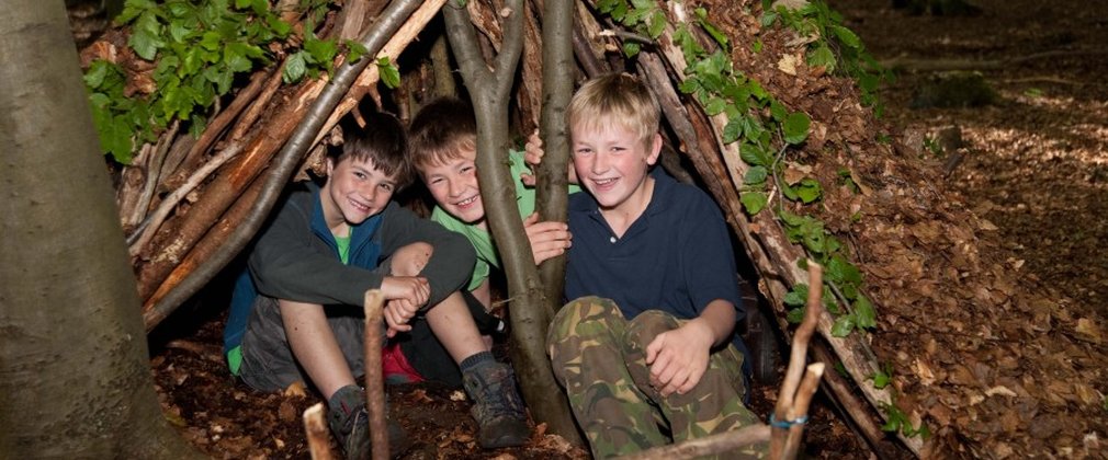 Children learning Bushcraft