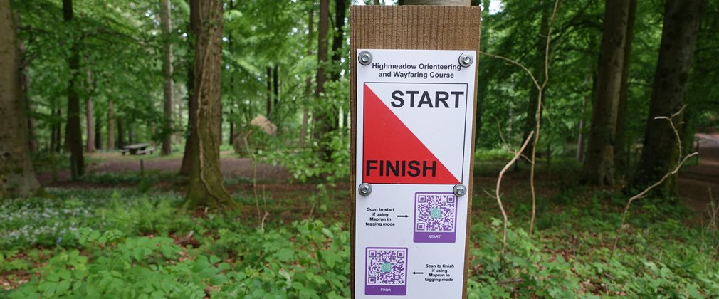 Start and finish plaque of the orienteering route at Symonds Yat Rock