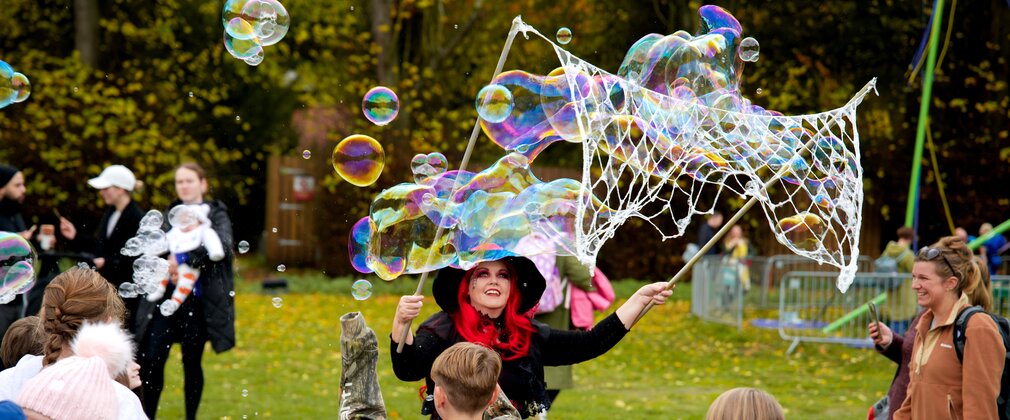 Bubble witch makes bubbles across the green