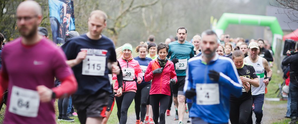 runners at start of Hamsterley Forest 10k
