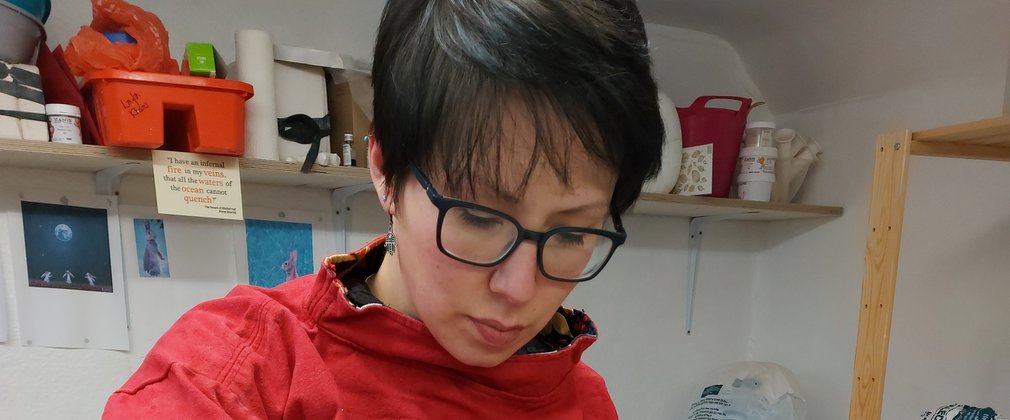 Layla Khoo working in her studio