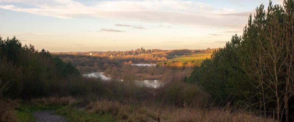 Sence valley path at sunset