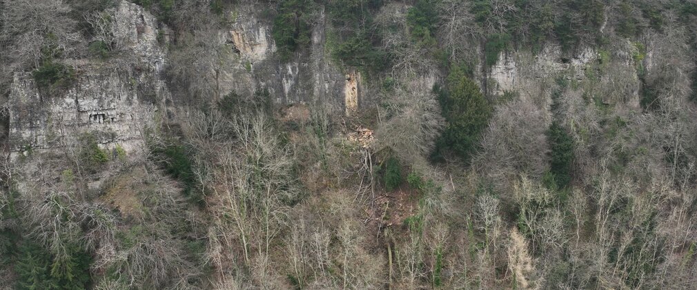 Aerial image of Symonds Yat Rock showing the scale of the rockfall
