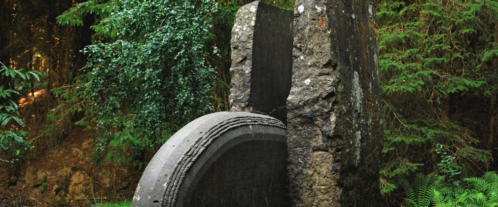 Sculpture made of three stones