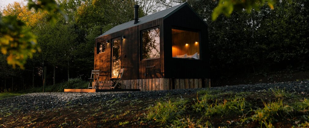 Unyoked off grid cabin in Suffolk, England