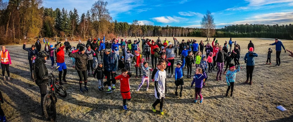 junior parkrun group warm up