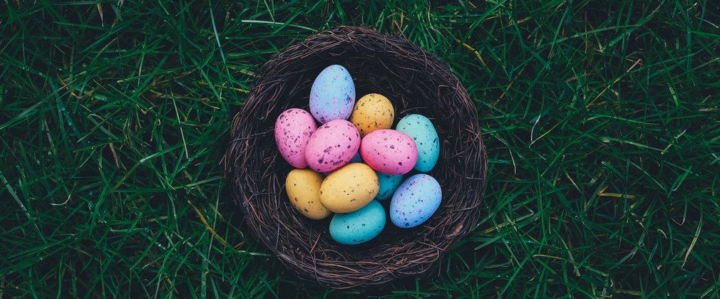 Easter eggs in basket 