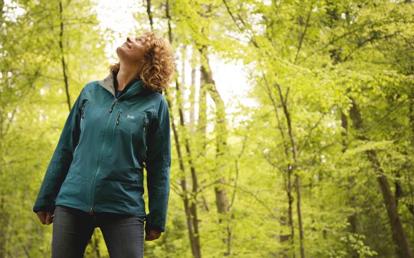 Kate Humble looking up at canopy