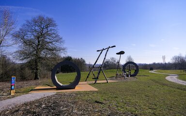 Play element of Pedla and play (a giant bike!)