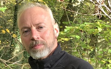 head shot of Alan Eves