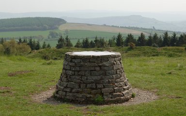 Bury Ditches summit plaque