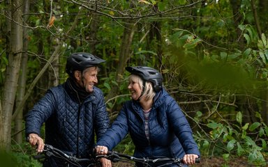 Cycling couple