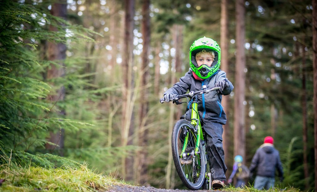 Child mountain biking in Hamsterley Forest